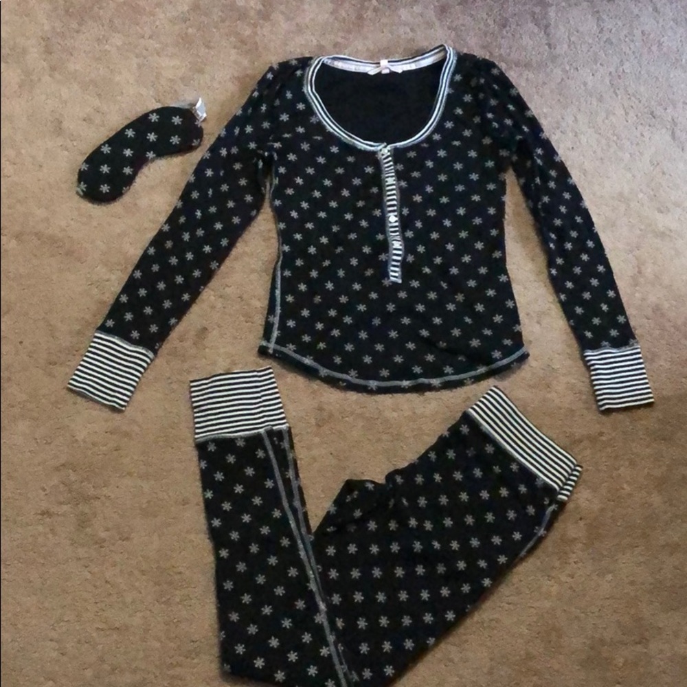 💋Victoria’s Secret pajama 3 piece set
